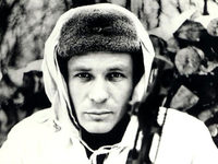    (1975)