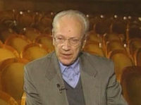  (2001)