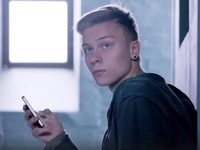  (2016)