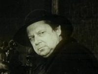 В тени меча (1976)