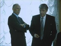    (2001)