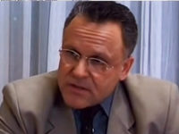   (2001)
