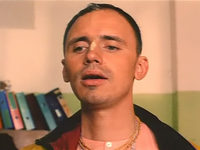  (2000)