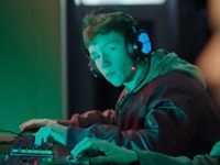     (2021)
