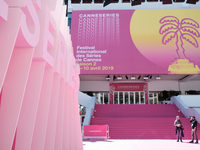  ,     : 10   CanneSeries 
