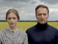 «Слоны могут играть в футбол»: Жил на свете рыцарь бедный