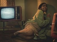«Черное зеркало» разбилось: Сериал Чарли Брукера обещает нам семь лет несчастий 
фотографии