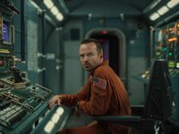 «Черное зеркало» разбилось: Сериал Чарли Брукера обещает нам семь лет несчастий 
фотографии