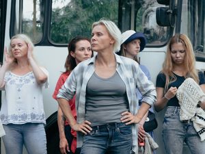 Вы ясно знаете, что такое "сборище шутов"? Зрители на проекте "Битва вождей" с Ивлевым и Агзамовым