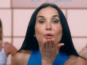 Чудовище убила красота: «Субстанция» — эффектный боди-хоррор с Деми Мур и Маргарет Куэлли
