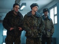 Смотреть онлайн: «Аутсорс», «Челюскин. Первые» и новый сезон «Шершней» 
фотографии
