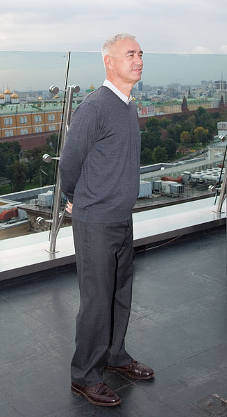 2012. -