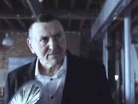 , 4  (2016) 

