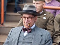 42 (2013) 
