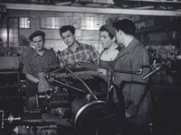  (1959)