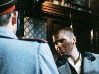  (1990) 
