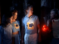  - (1988) -  32