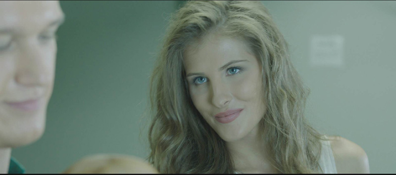 Фотошоу сооблазнительной Clarice - Blue Eyed