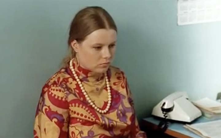 Лесбийская Сцена С Натальей Селезневой И Натальей Масловой – Воры И Проститутки. Приз – Полет В Космос 2004