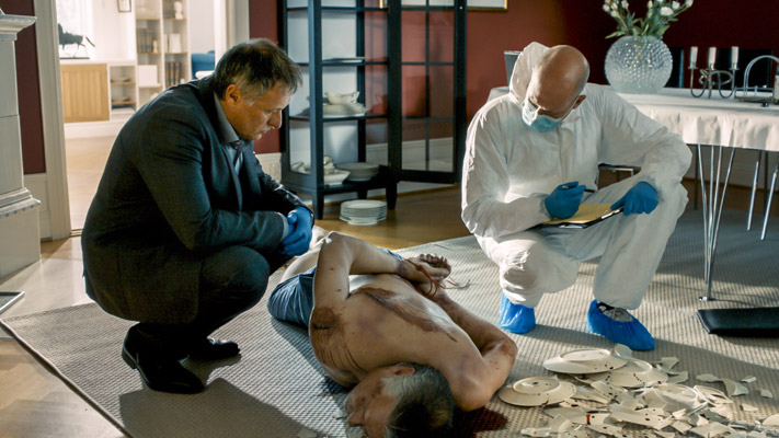  100 (2015)