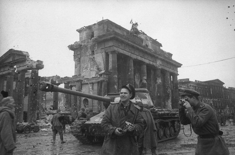  (1945)