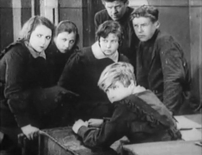   (1929)