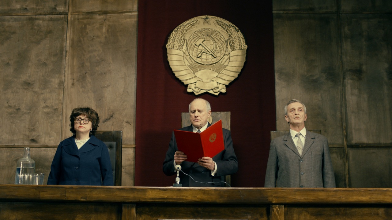  (2019)
