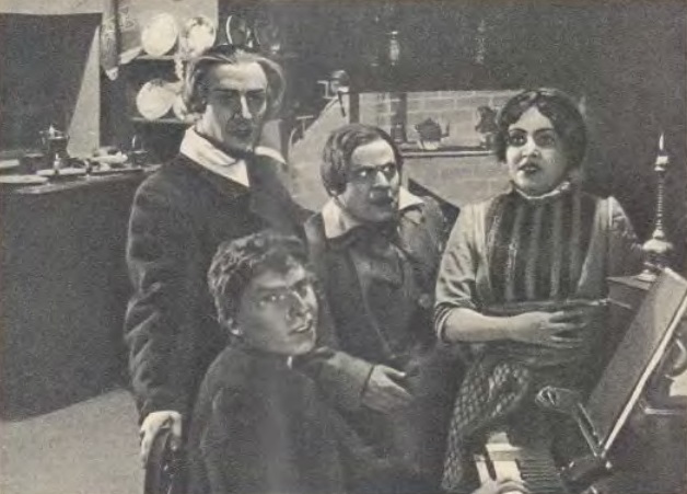   (1917)