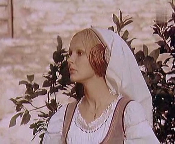 Милена Тонтегоде Без Лифчика – Люди И Дельфины 1983