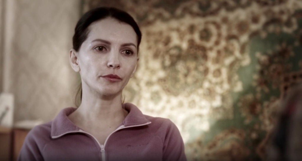 За закрытыми дверями 1. Российские актрисы сериалов 2021 года. В поисках тебя фильм 2021. Я иду тебя искать за закрытыми дверями. Заткнутый фильм 2021.