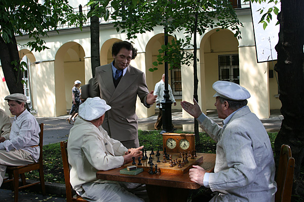  :    (2009)