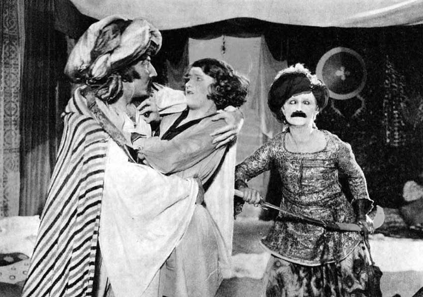    (1923)