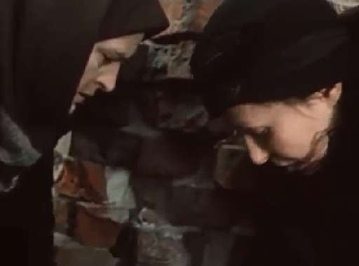   (1976)