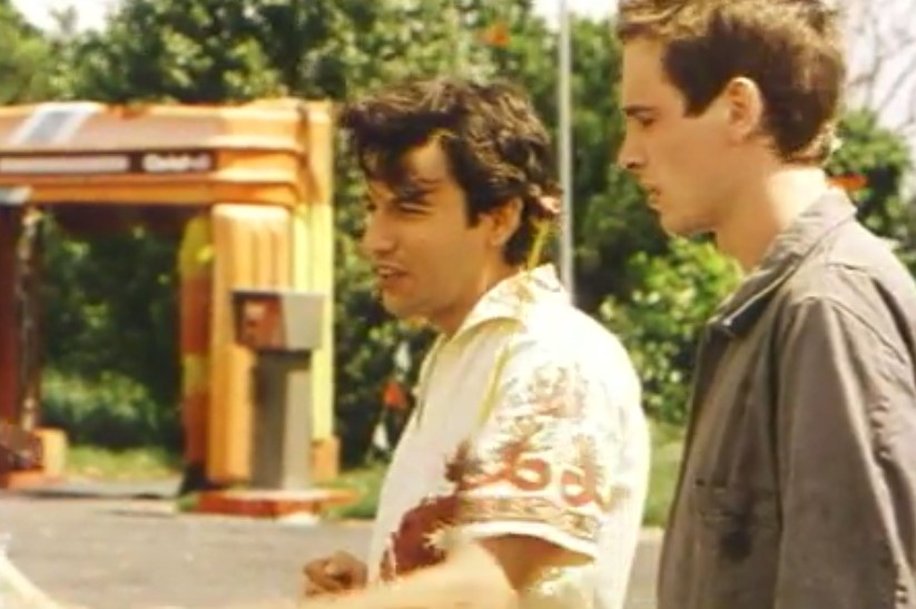   (2000)