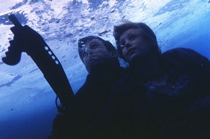   (2000)