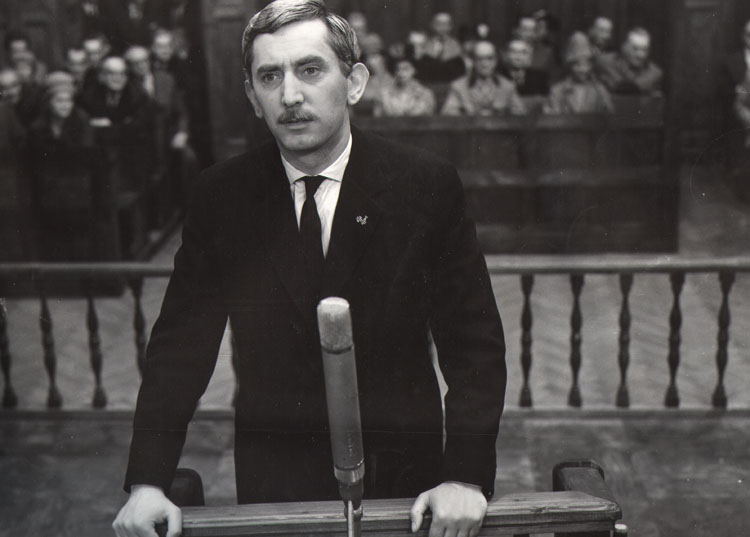   (1961)
