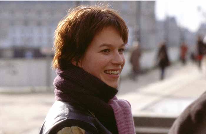   (2002)