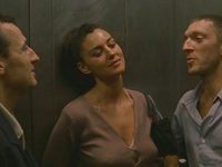  (2002) 
