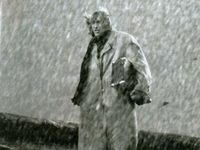  (2002) 
