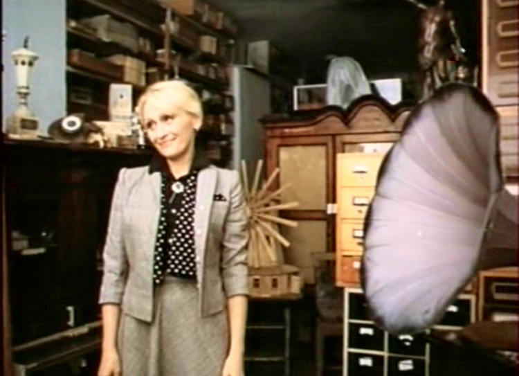   (1986)