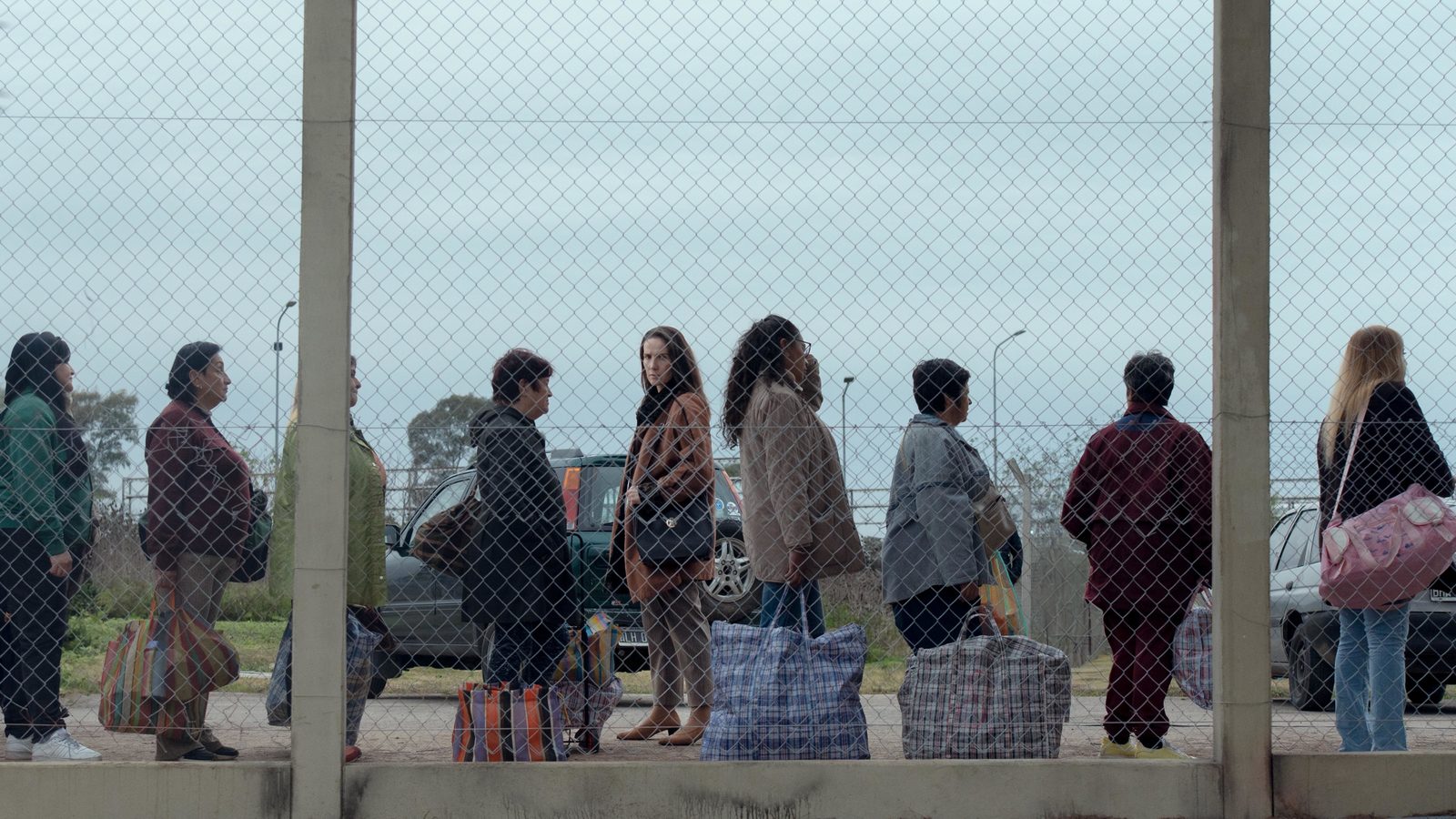 Женщина в очереди (2025)