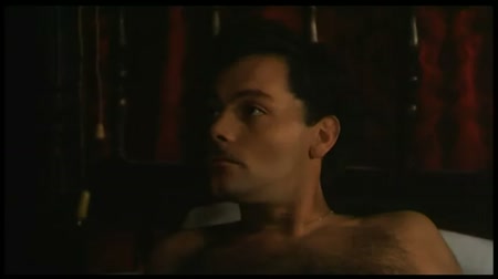 Орнелла Мути Мастурбирует Перед Зеркалом – Спальня Епископа 1977
