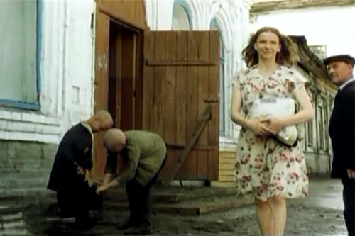    (2001)