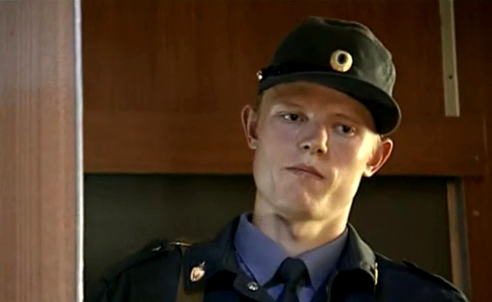  (2002) -   