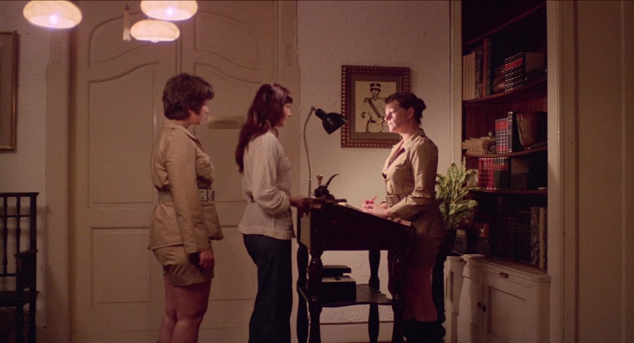     (1976)