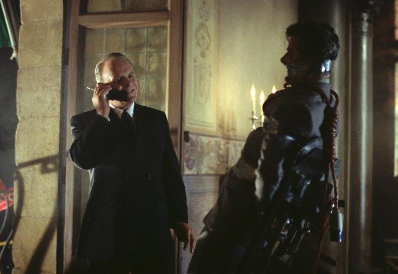  (2001)