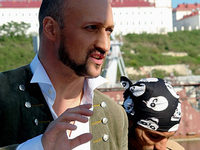   (2007) 
