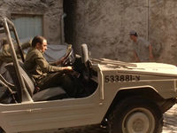  (2001) 
