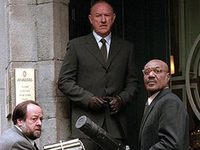  (2001) 
