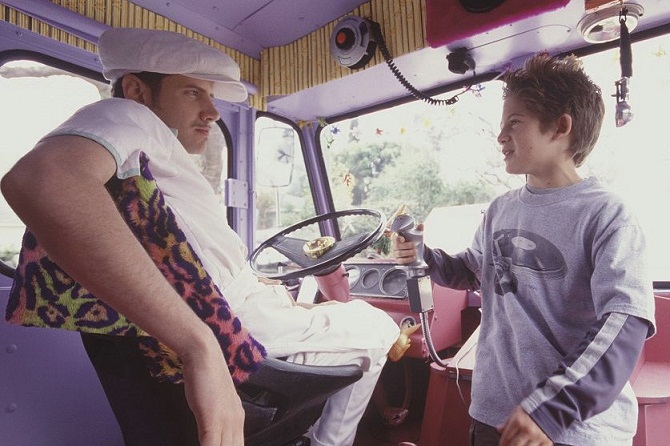    (2001)